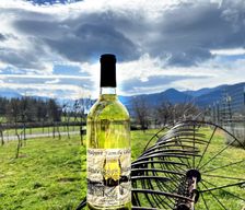 United States Oregon Grants Pass vacation rental compare prices direct by owner 33261625