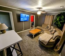 United States Indiana Evansville vacation rental compare prices direct by owner 37456619