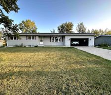 United States North Dakota Manvel vacation rental compare prices direct by owner 1940029