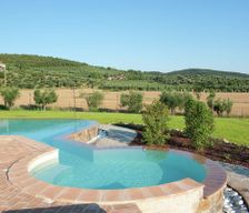 Italy Umbria Monte del Lago vacation rental compare prices direct by owner 22619035