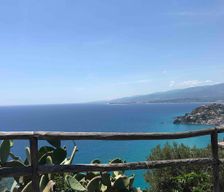 Italy Stalettì Calabria Santa Maria del Mare Torrazzo vacation rental compare prices direct by owner 4978910