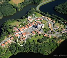 France Pays de la Loire Château-Guibert vacation rental compare prices direct by owner 4035906