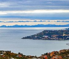 Italy Liguria Cipressa vacation rental compare prices direct by owner 4146920