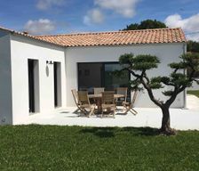 France Nouvelle-Aquitaine Yves vacation rental compare prices direct by owner 6645839