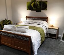 United Kingdom England Lindley vacation rental compare prices direct by owner 11561041