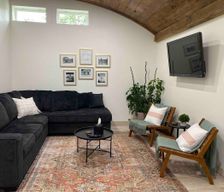 United States Iowa Cedar Rapids vacation rental compare prices direct by owner 27974844