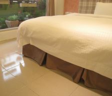 Taiwan 高雄市 新興區 vacation rental compare prices direct by owner 13231059