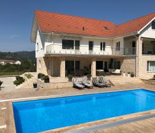 Romania Județul Hunedoara Vulcan vacation rental compare prices direct by owner 15375330