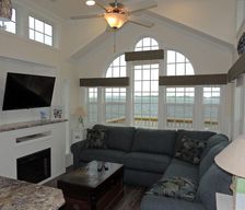 United States New York Cape Vincent vacation rental compare prices direct by owner 2431839