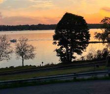 United States New York Cayuga vacation rental compare prices direct by owner 29411260