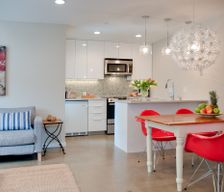 Canada British Columbia Vancouver vacation rental compare prices direct by owner 199987