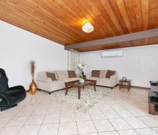 United States Hawaii Honolulu vacation rental compare prices direct by owner 86459