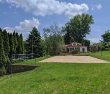 United States Pennsylvania Bethel Park vacation rental compare prices direct by owner 466653