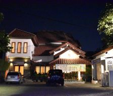 Indonesia Special Region of Yogyakarta Depok Sub-District vacation rental compare prices direct by owner 7095110