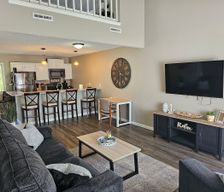 United States Iowa Bettendorf vacation rental compare prices direct by owner 27335548