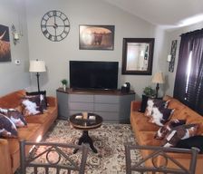 United States Kansas Pittsburg vacation rental compare prices direct by owner 32904556