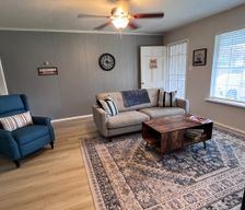 United States California Sacramento vacation rental compare prices direct by owner 33096947