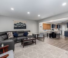 United States Illinois Ottawa vacation rental compare prices direct by owner 33186215