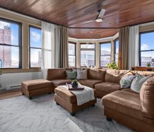 United States Illinois Aurora vacation rental compare prices direct by owner 27899793