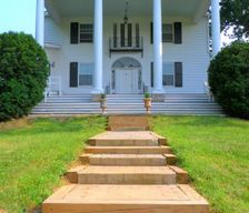 United States West Virginia Charles Town vacation rental compare prices direct by owner 32381417