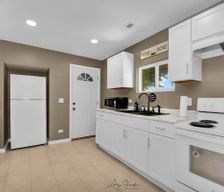 United States Illinois Waukegan vacation rental compare prices direct by owner 34858546