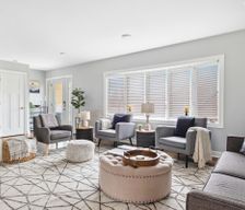 United States Illinois Lombard vacation rental compare prices direct by owner 33551126