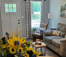 United States Arkansas London vacation rental compare prices direct by owner 37003691