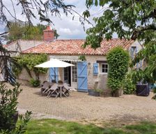 France Pays de la Loire Lairoux vacation rental compare prices direct by owner 27290114
