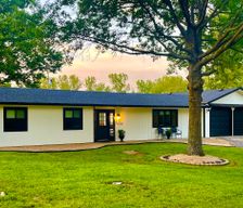 United States Kansas Ozawkie vacation rental compare prices direct by owner 33365790