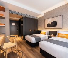 Hong Kong Kowloon Hong Kong vacation rental compare prices direct by owner 33044496