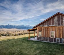 United States Montana Livingston vacation rental compare prices direct by owner 32596704