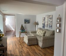 United States New York Greenport vacation rental compare prices direct by owner 33729162