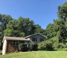 United States Illinois Carbondale vacation rental compare prices direct by owner 11456639