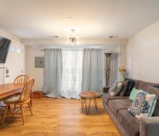 United States New York Staten Island vacation rental compare prices direct by owner 1909534