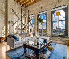 United States Wisconsin Milwaukee vacation rental compare prices direct by owner 2375198