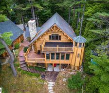 United States Michigan Suttons Bay vacation rental compare prices direct by owner 2655514