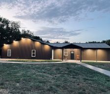 United States Kansas Cherryvale vacation rental compare prices direct by owner 11661987