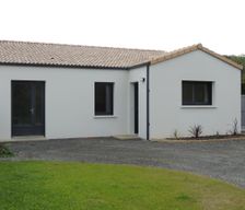 France Pays de la Loire Saint-Urbain vacation rental compare prices direct by owner 29608917