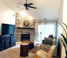 United States Illinois Naperville vacation rental compare prices direct by owner 12594531