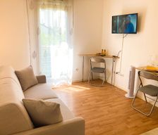 France Auvergne-Rhône-Alpes Villeurbanne vacation rental compare prices direct by owner 16309723