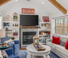 United States Arkansas Fayetteville vacation rental compare prices direct by owner 24104095