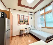 South Korea Seoul Yeongdeungpo-gu vacation rental compare prices direct by owner 24707947