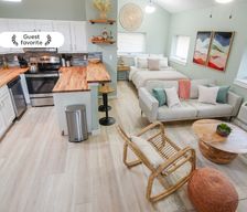 United States Kansas Lawrence vacation rental compare prices direct by owner 24619409