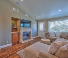 United States California Del Rey Oaks vacation rental compare prices direct by owner 26610551