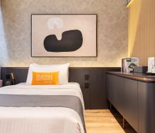 Hong Kong Kowloon Hong Kong vacation rental compare prices direct by owner 25628275