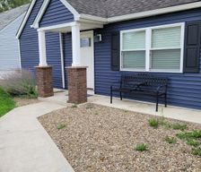 United States New York West Seneca vacation rental compare prices direct by owner 24936652