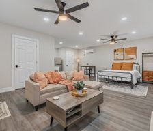 United States Texas Bryan vacation rental compare prices direct by owner 26440057
