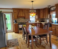 United States New York Medina vacation rental compare prices direct by owner 32283506