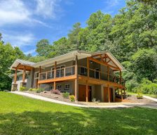 United States North Carolina Brevard vacation rental compare prices direct by owner 28806061