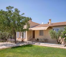 France Provence-Alpes-Côte d'Azur Charleval vacation rental compare prices direct by owner 27367667